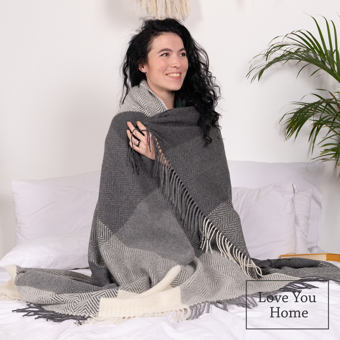 Manta de lana merino con cuadros degradados · 5