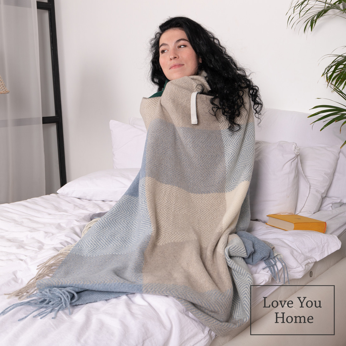 Manta de lana merino con cuadros degradados · 5